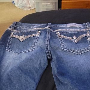 Miss me size size 34  Blue jeans Mid-rise jeans.